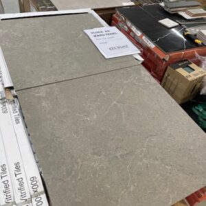 Grijsbeige vloertegel 60x60